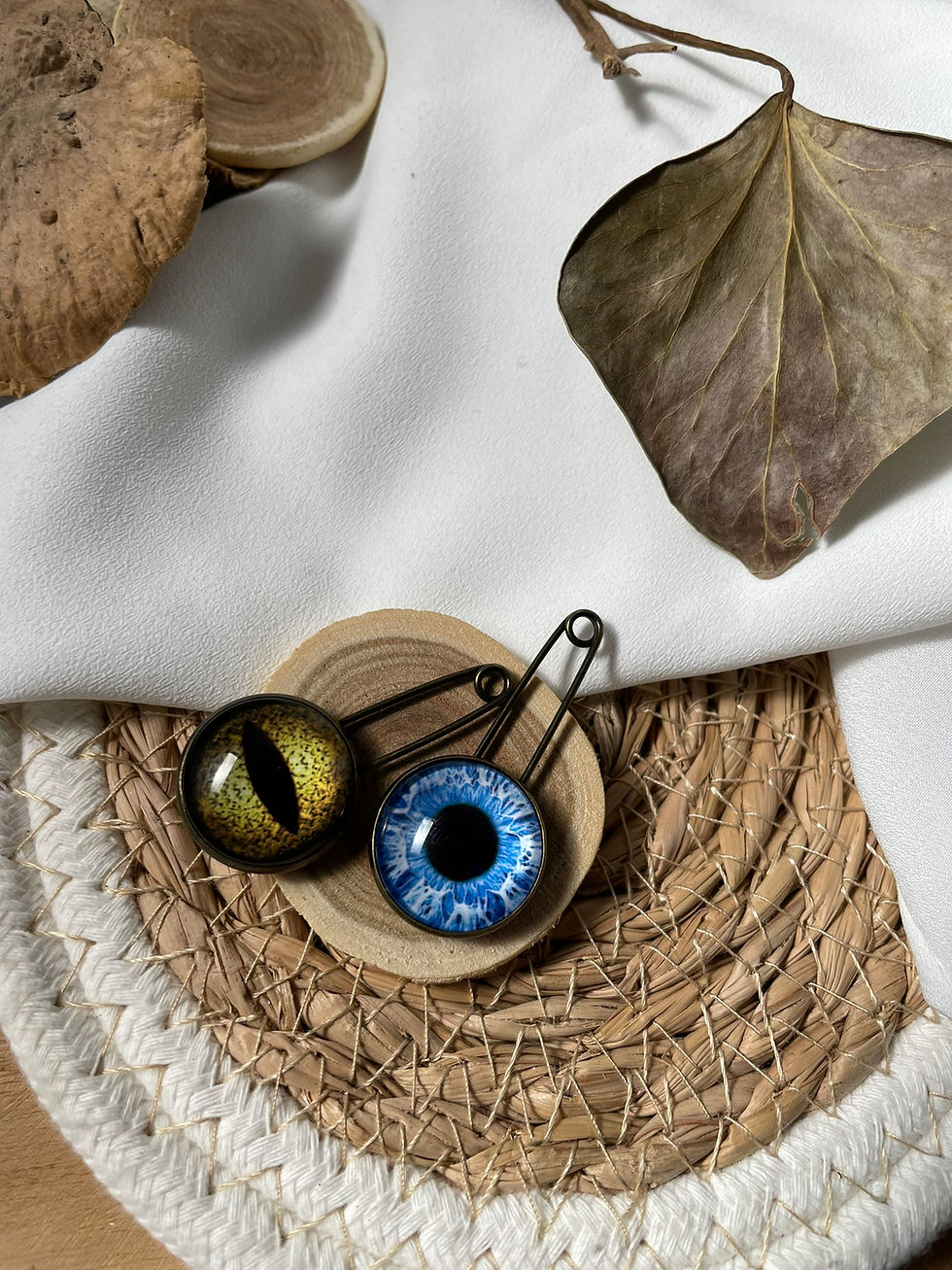 Thumbnail: Broche épingle oeil/yeux