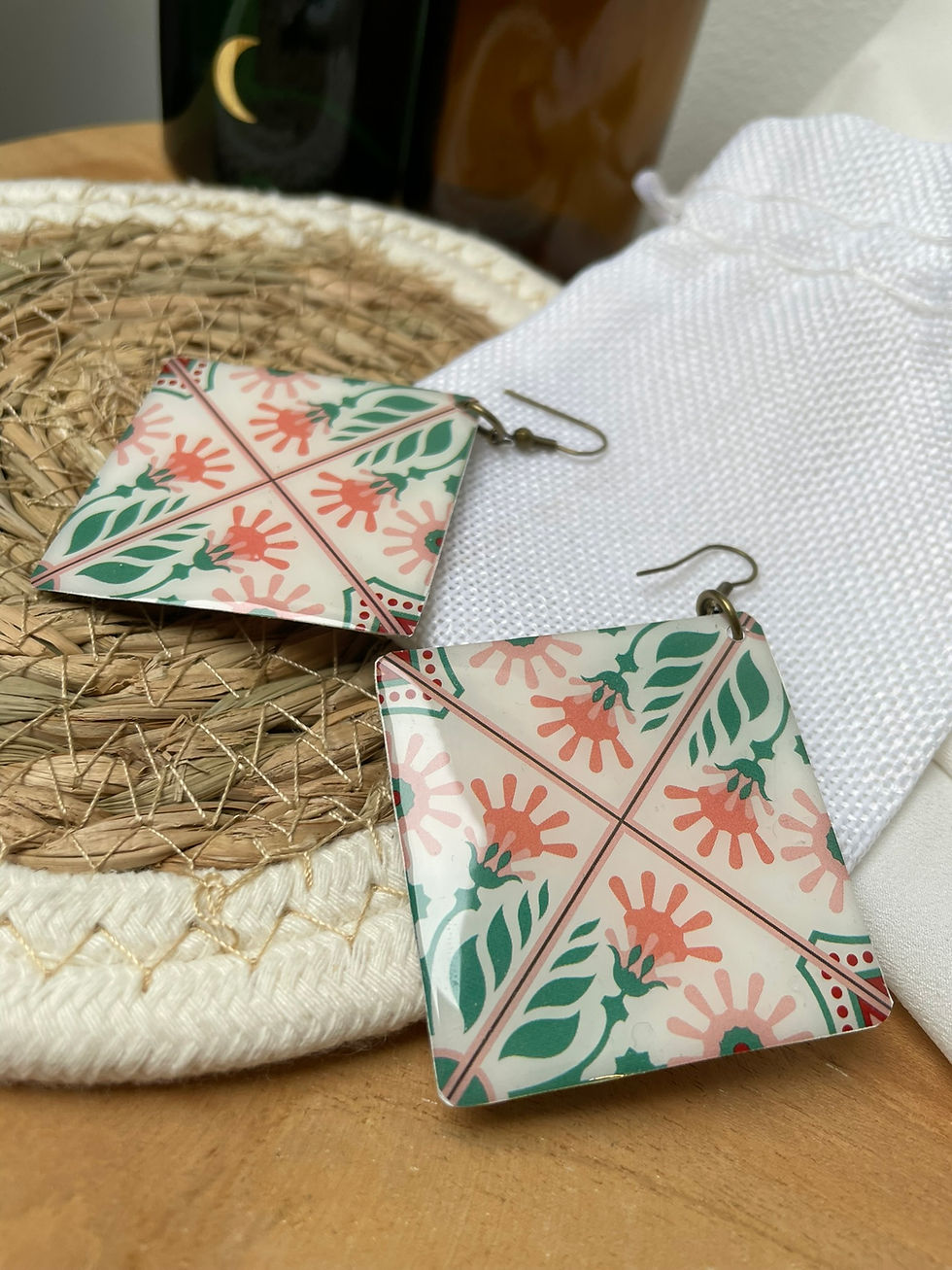 Miniature : Paire de boucles d'oreilles uniques plastique type mosaique céramique