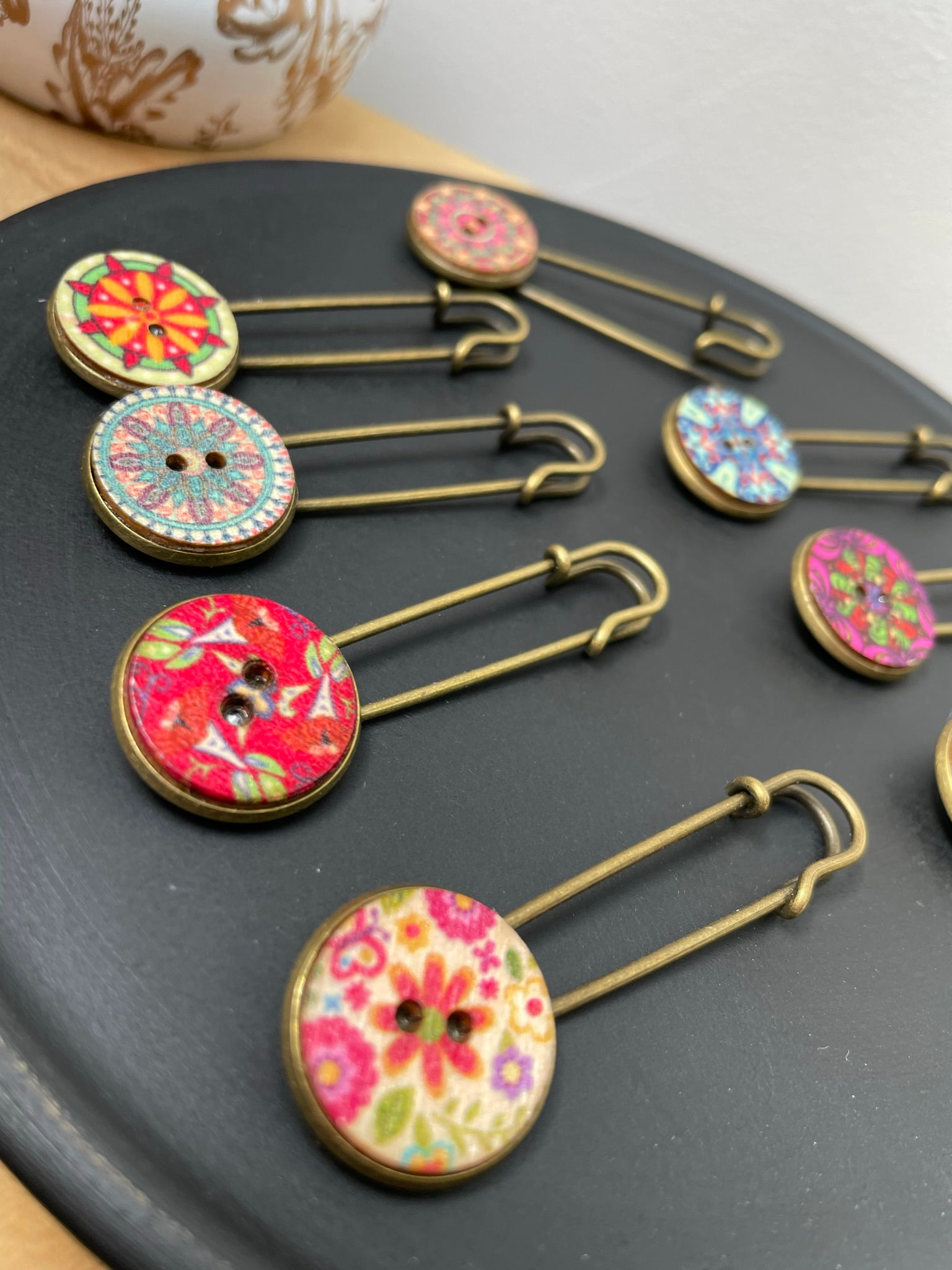 Broche épingle bronze bouton