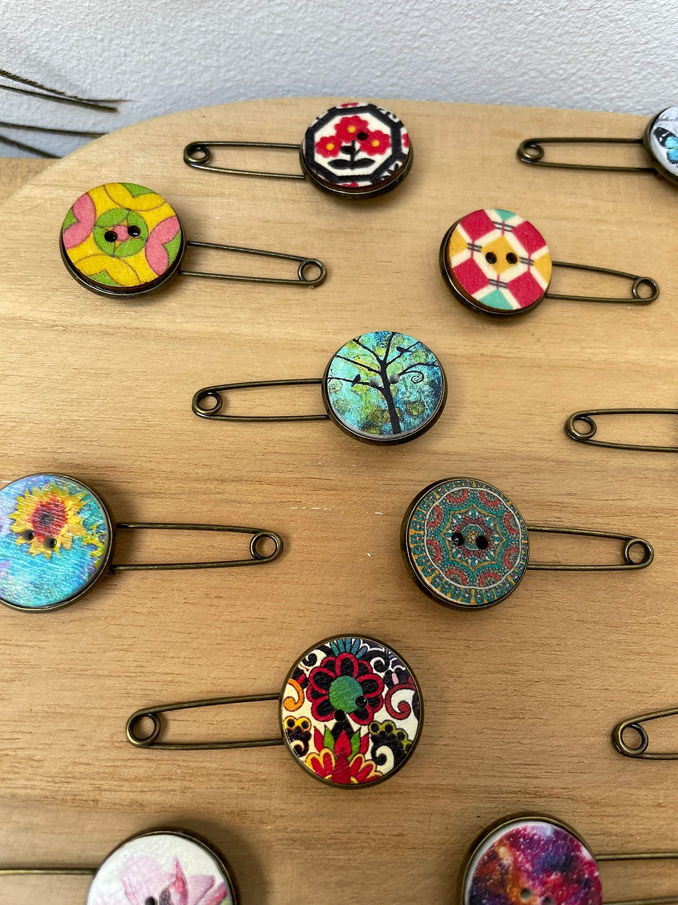 Thumbnail: Broche épingle bronze bouton