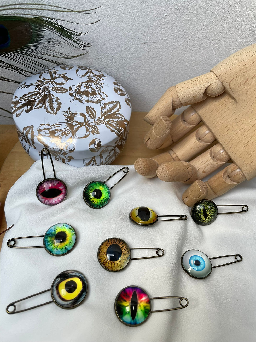 Thumbnail: Broche épingle oeil/yeux