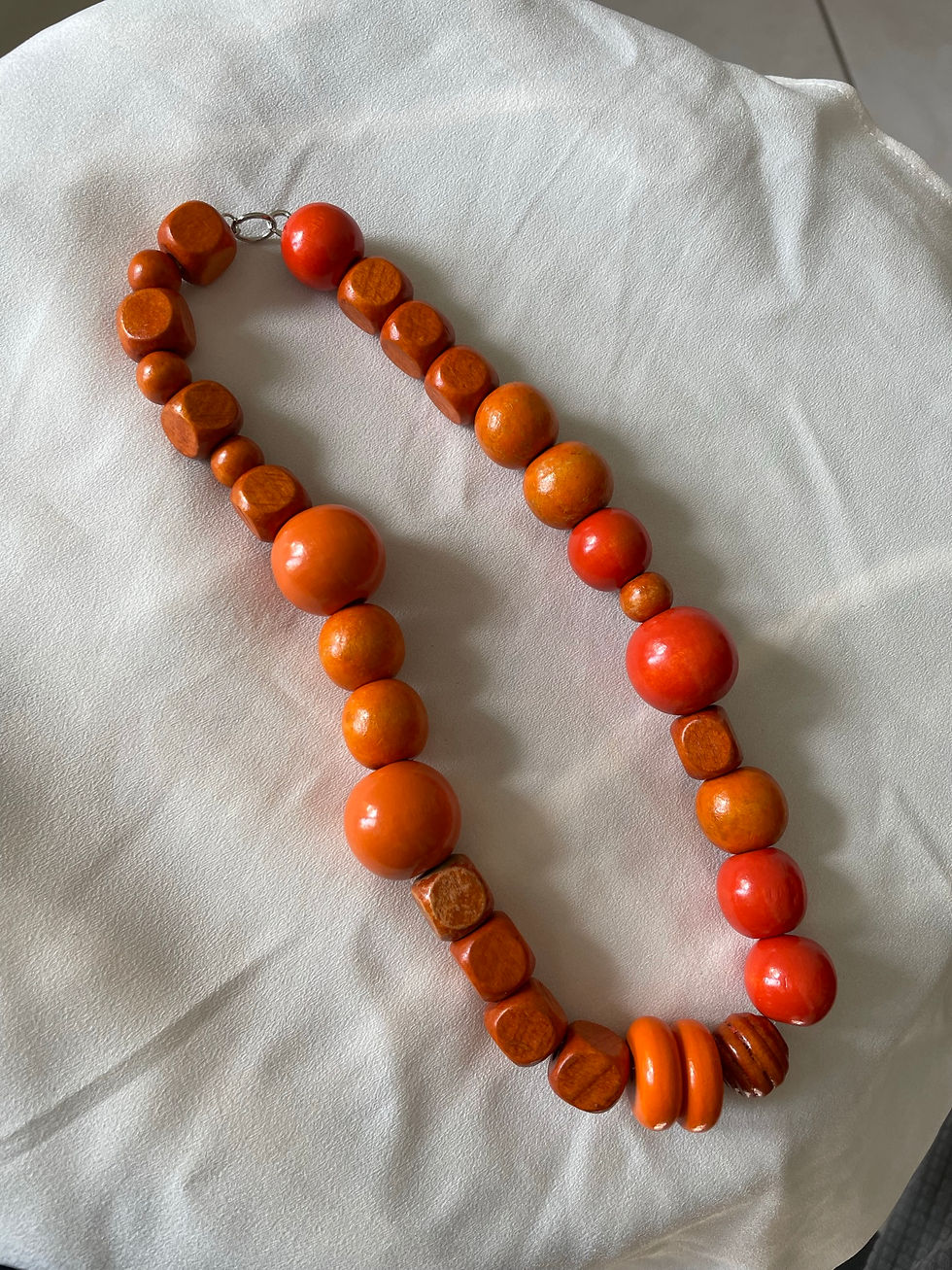 Thumbnail: Collier perles bois couleur orange