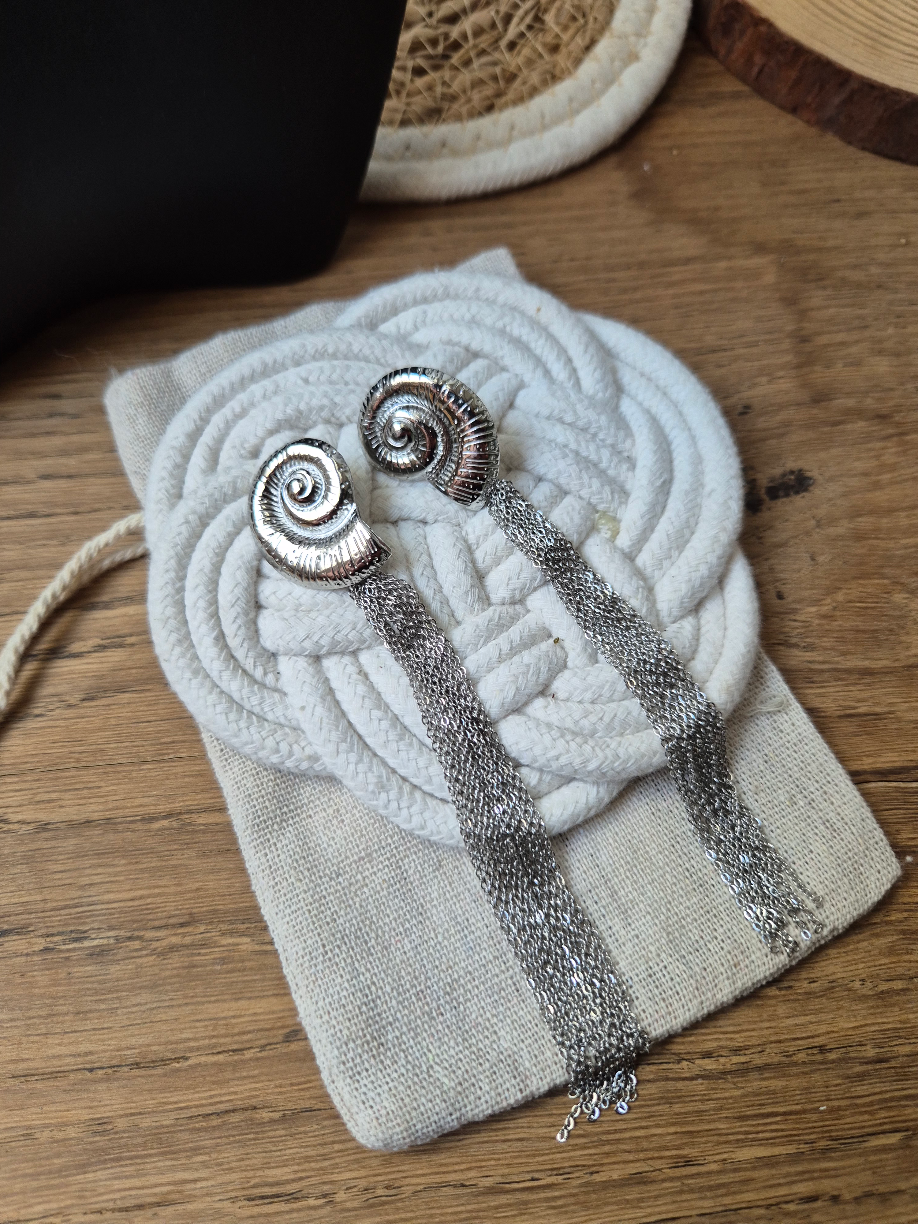 Boucles d'oreilles puces coquillages et chaines