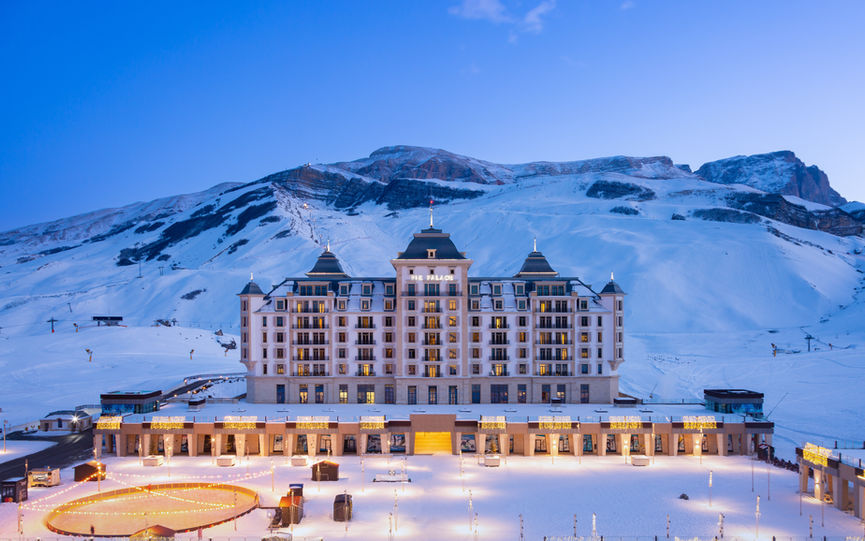 PIK PALACE, AUTOGRAPH COLLECTION, WINTER