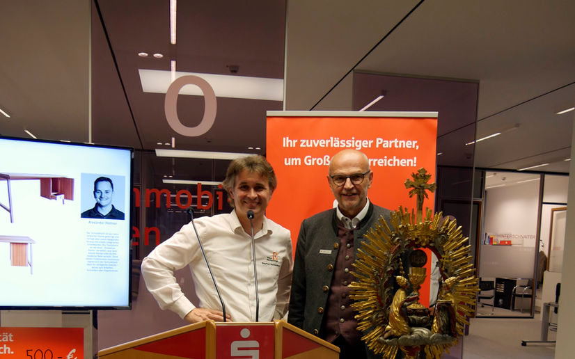 Selina Gleißner, Gesellenstück Schreiner, Berchtesgaden, Schreinerei, Innung, Schreinerei Scheifler, Martin Scheifler, Sparkasse Bad Reichenhall Gesellenstücke, Handwerk, Nachwuchs, Massivholzmöbel