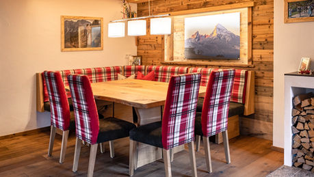 Schreinerei Martin Scheifler, Essecke, Küche, Planung, Schlafzimmer, Innenraum, Gestaltung, Eiche, Altholz, gemütlich, Wandverkleidung, Decke, Planung Interieur, Berchtesgaden, Watzmann, Massivholz, Jobangebot Schreiner, Stellenausschreibung Schreiner, Schreiner gesucht