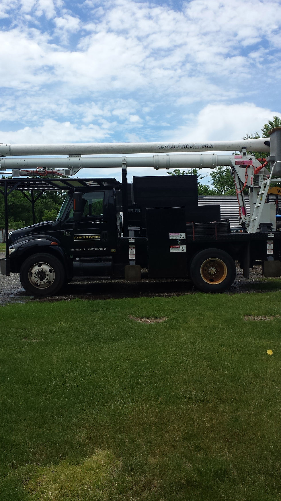 International Bucket Truck