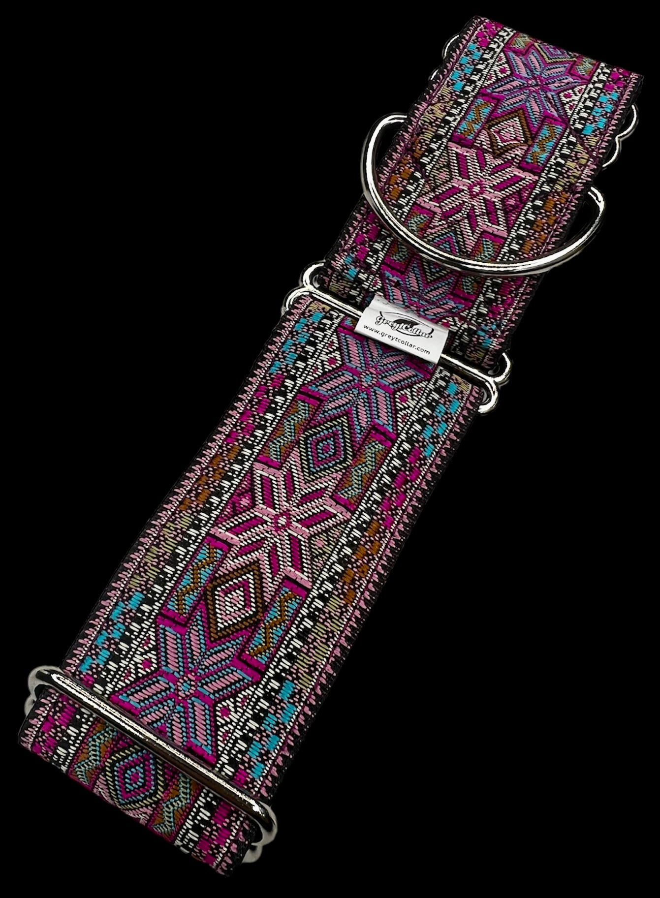 Ethnic design collar