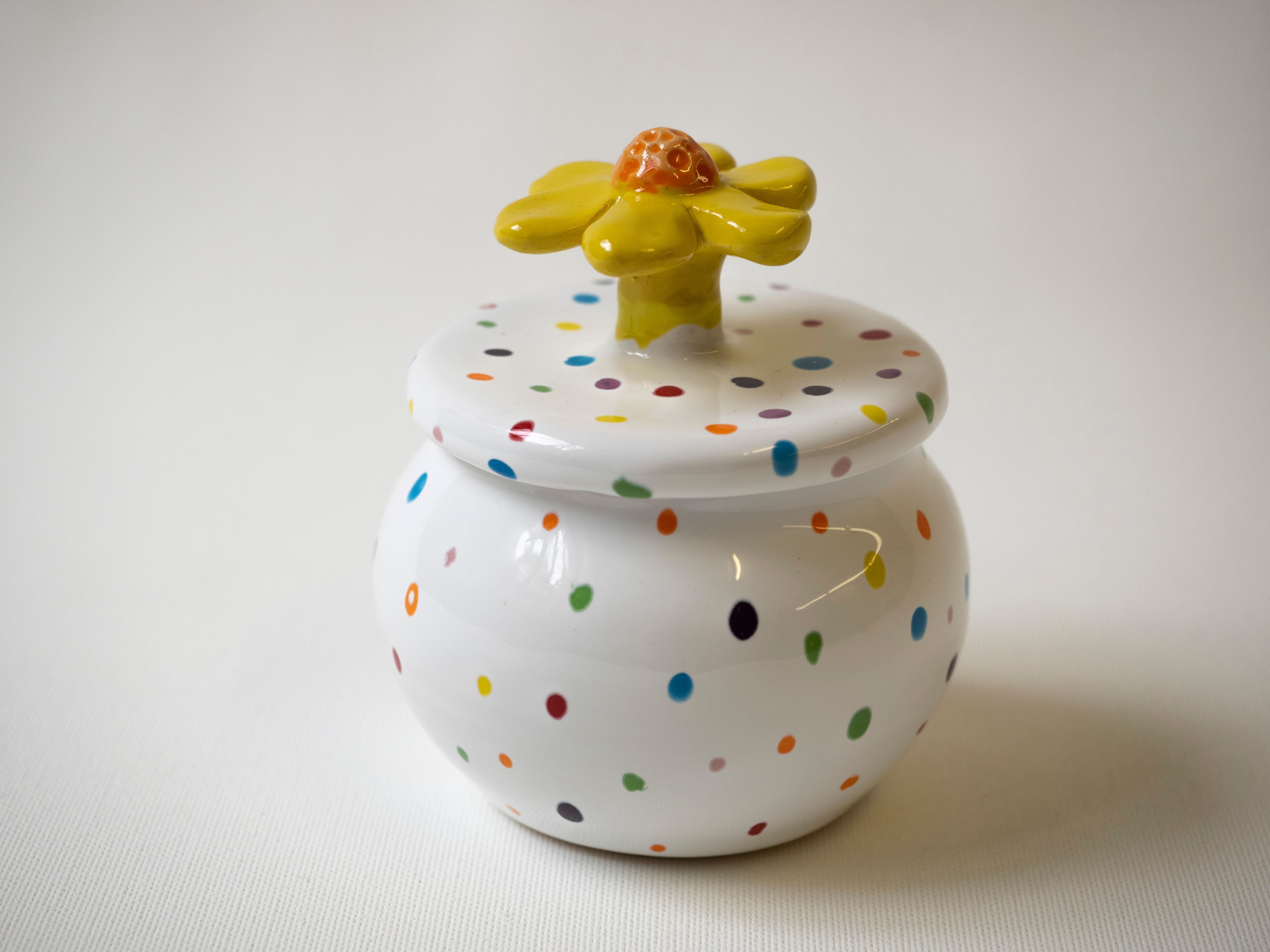 Dose mit Blume