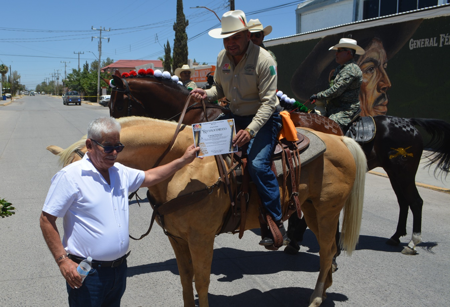 Reconocimiento a Edgar Burciaga.