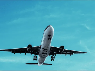 OACI alerta por riesgo para aviones civiles en espacio aéreo ruso y ucraniano.