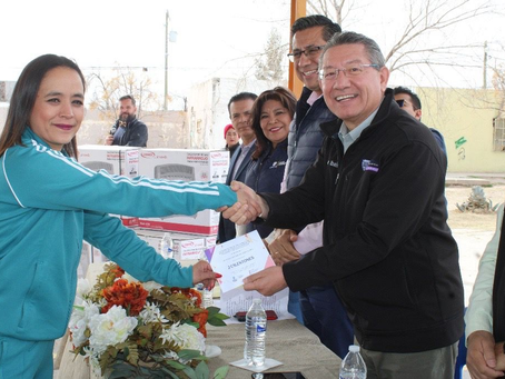 Equipa Estado con 200 calentones a escuelas de Educación Básica de Ciudad Juárez.
