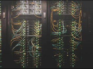 California apuesta por la regulación para centros de datos de inteligencia artificial.