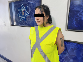 Policías Municipales detienen a mujer señalada por homicidio de su pareja sentimental; aseguran arma blanca