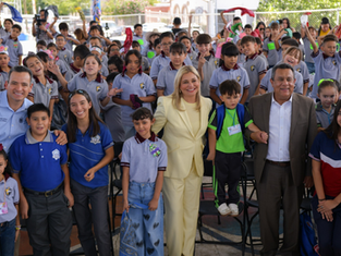 Maru Campos encabeza arranque oficial del ciclo escolar 2026-2027