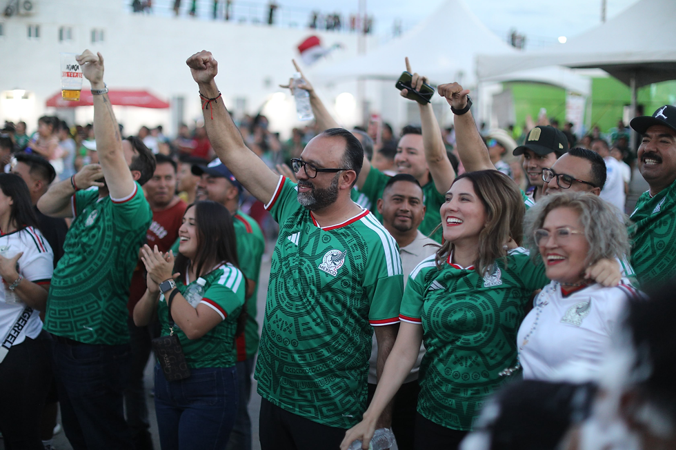 Disfruta el alcalde Ortiz Orpinel junto a los juarenses triunfo del equipo mexicano.