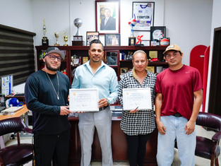 Liga Municipal de Breaking entrega reconocimiento al director del IMDEJ