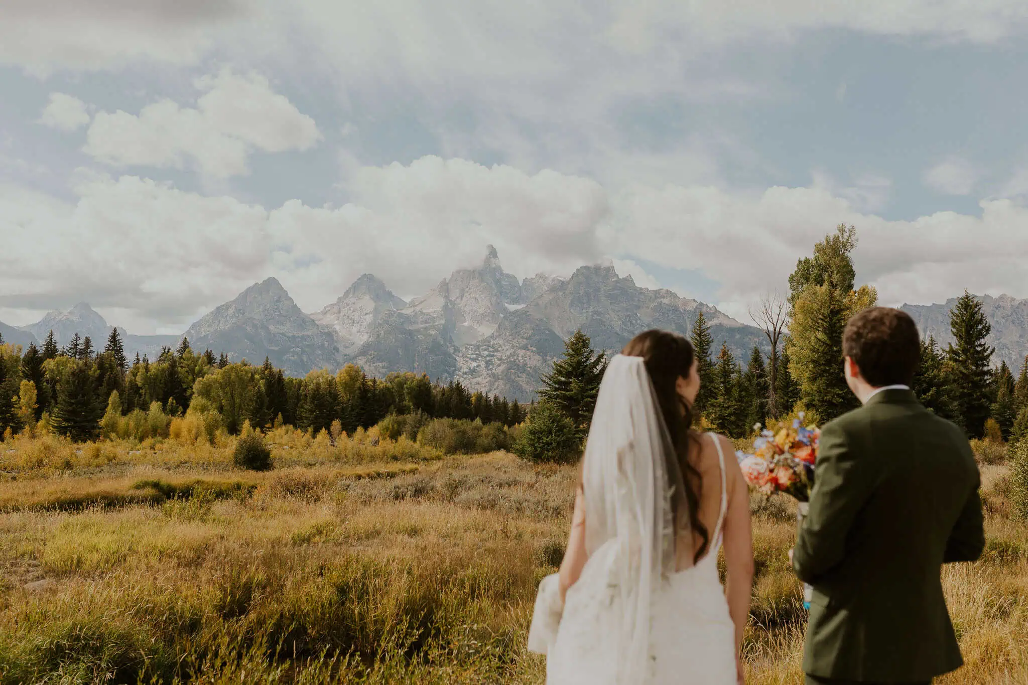elopement ceremony at schwabacher landing