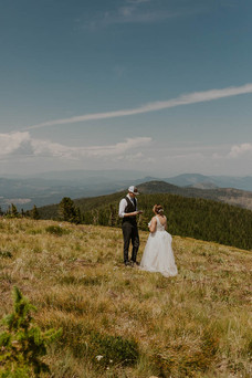 elopement on a mountain