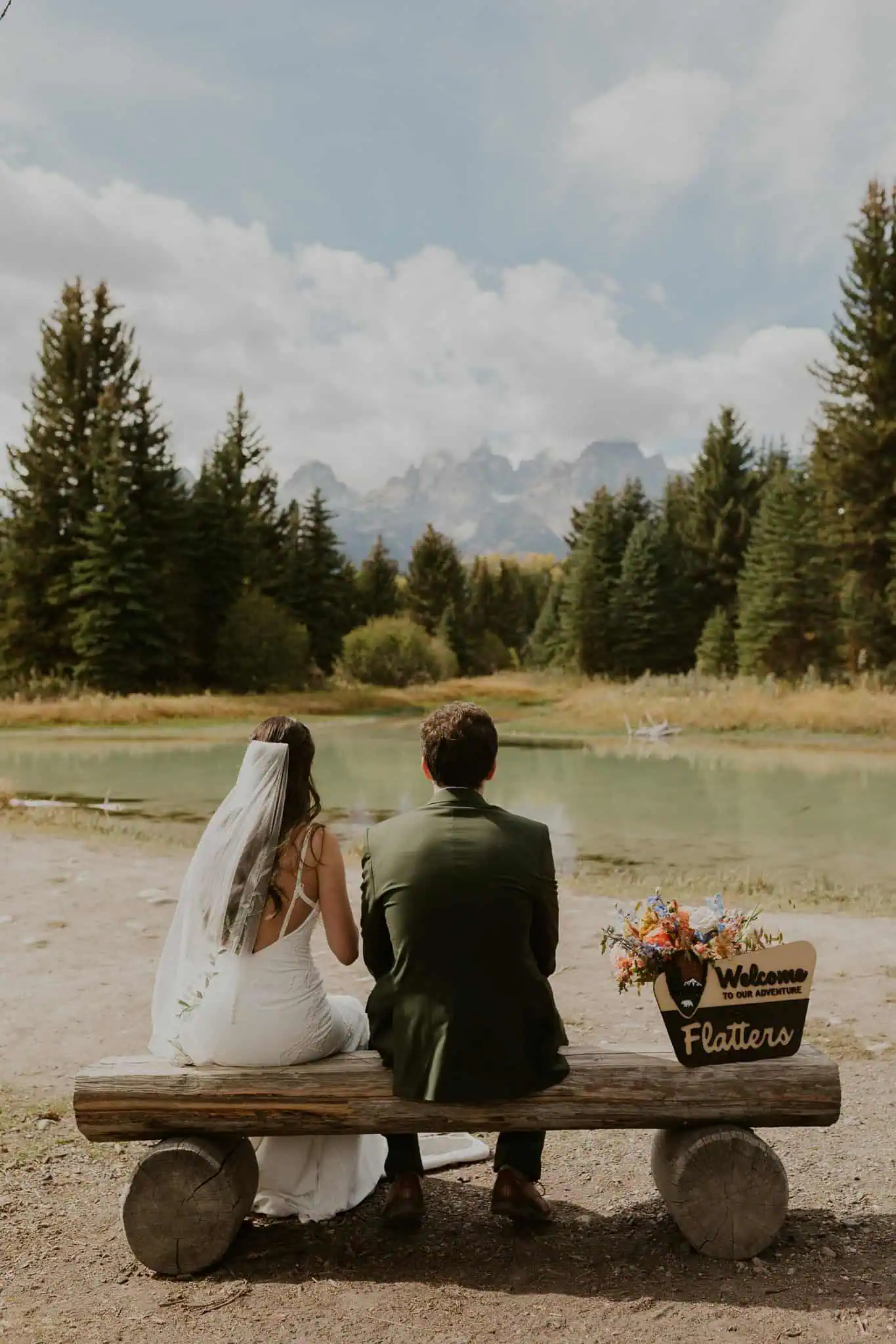 elopement ceremony at schwabacher landing