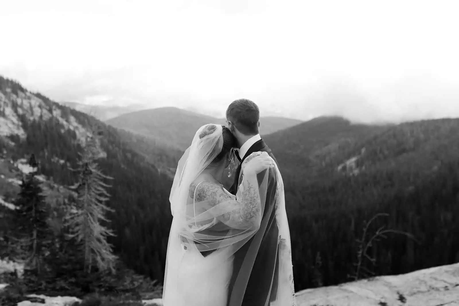 fall mountain elopement with floral veil