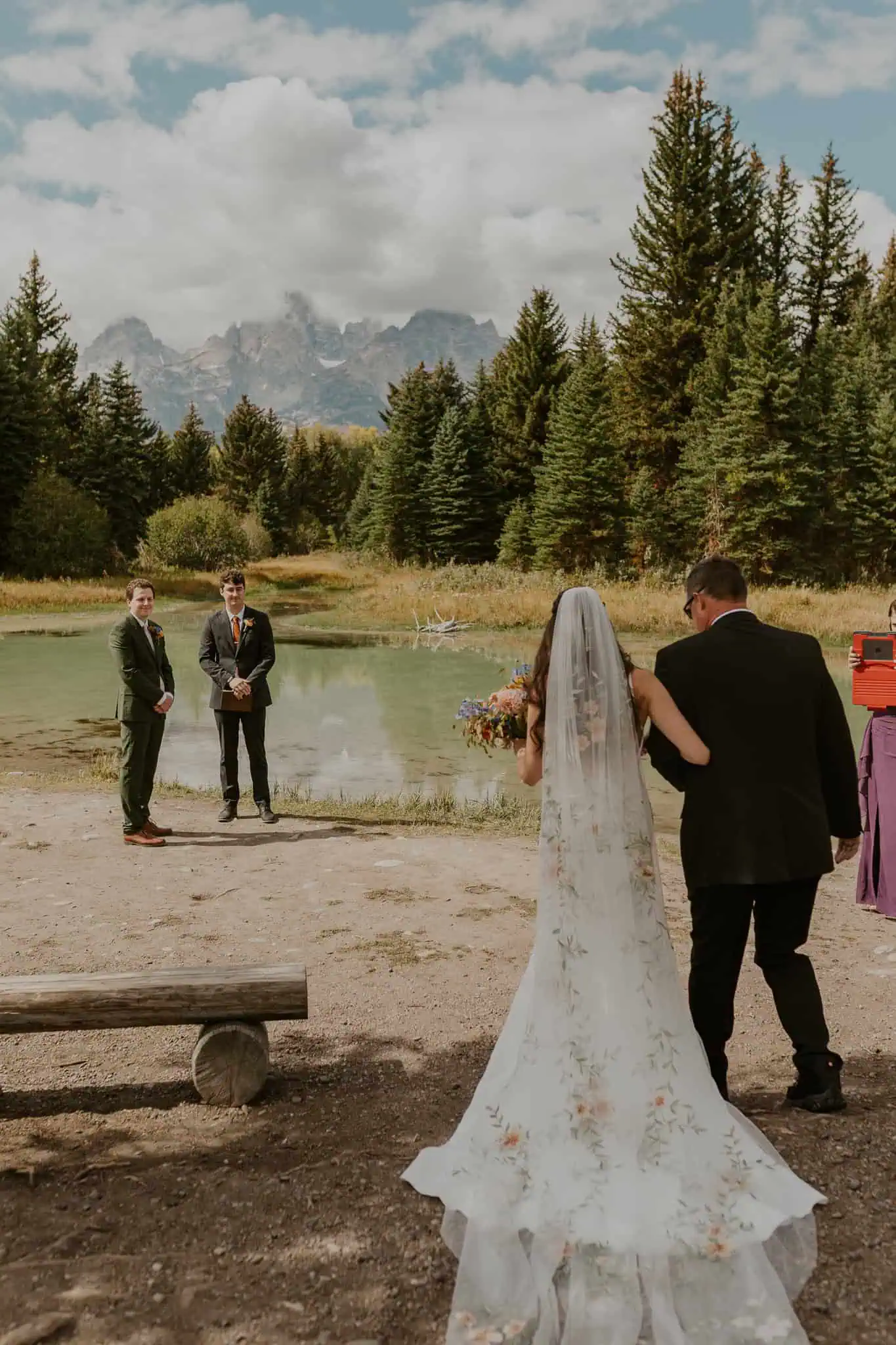 elopement ceremony at schwabacher landing