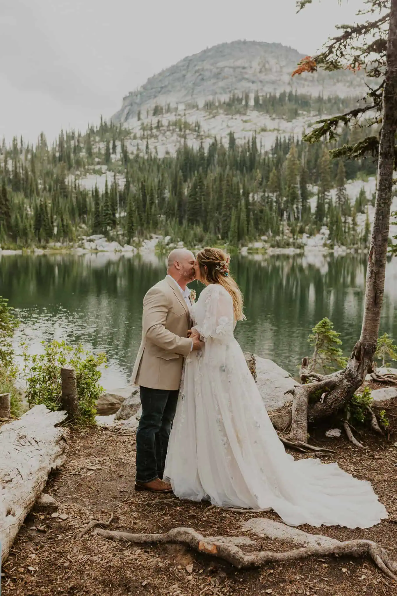 bridal portraits in the mountains of north idaho