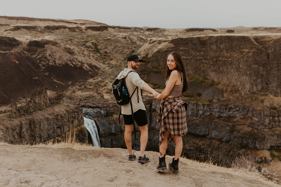 hiking engagement adventure couple at palouse falls washington waterfall eastern washington
