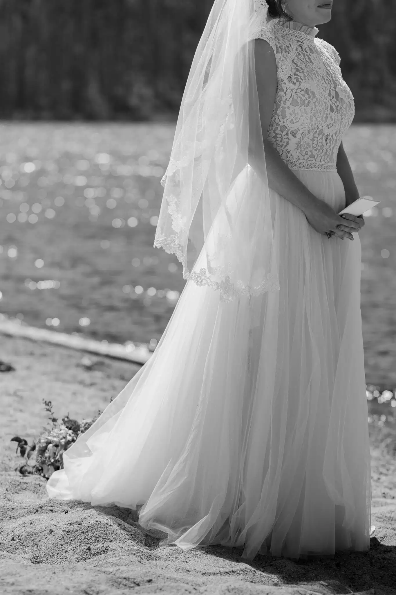 sunny elopement ceremony at stanley lake