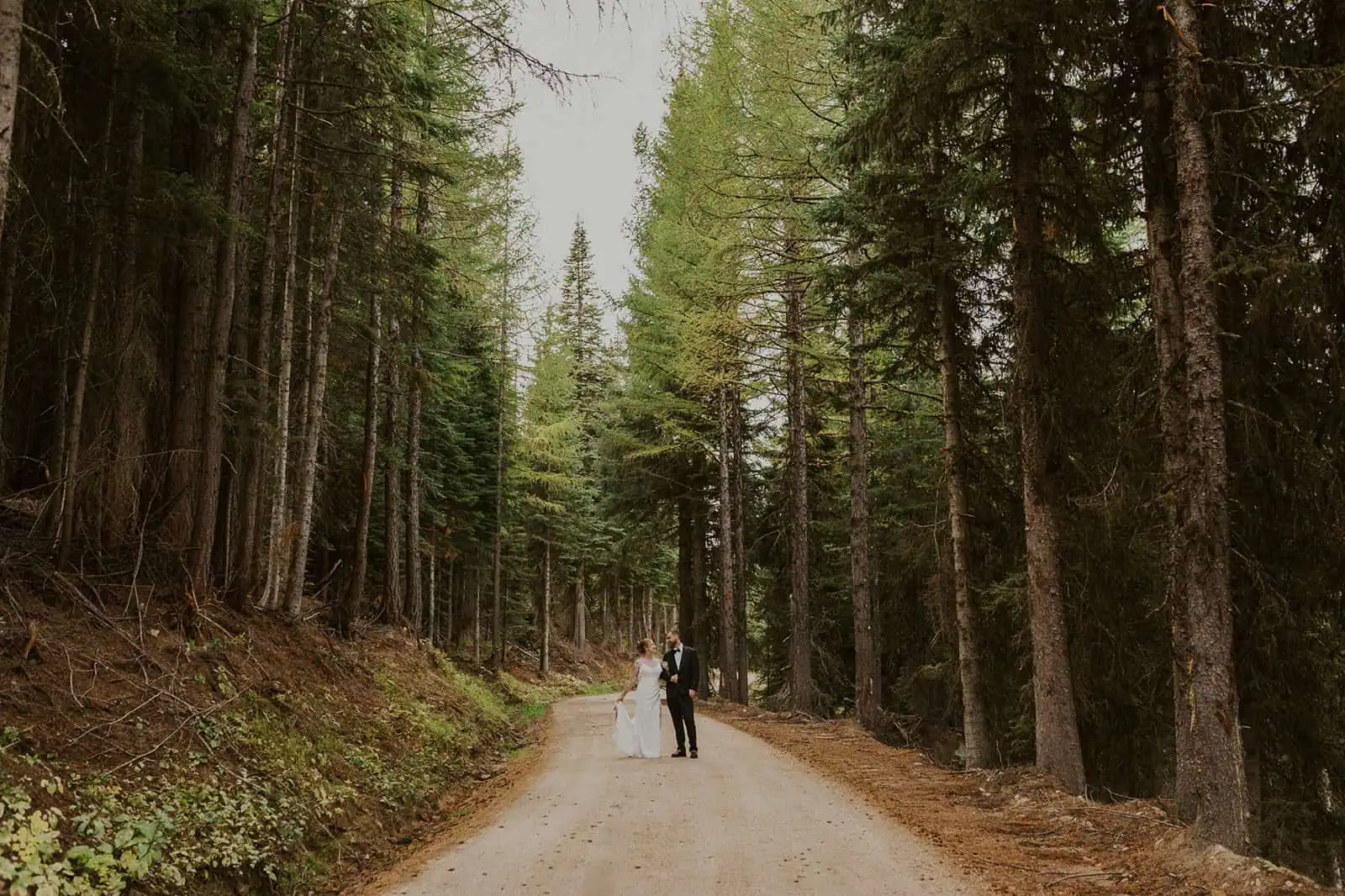 forest elopement photo in idaho