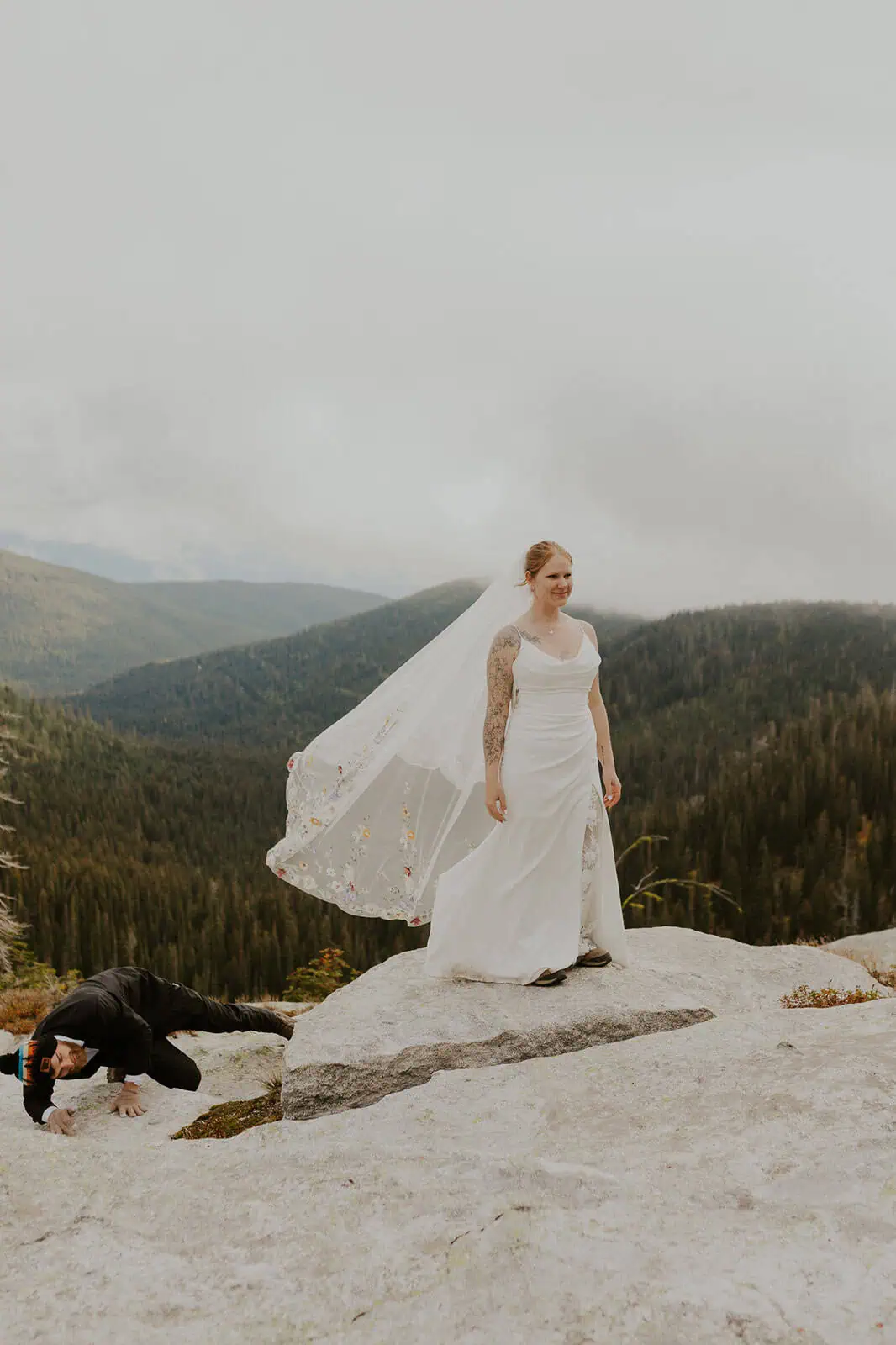 elopement photos at scenic mountain overlook in idaho