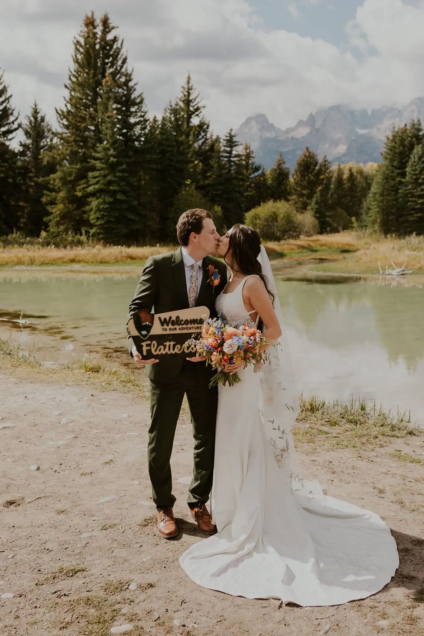 elopement ceremony at schwabacher landing