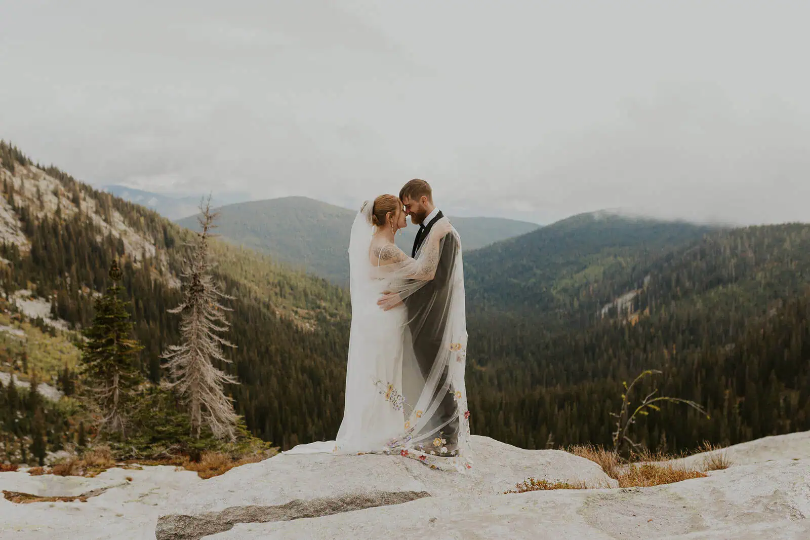 elopement photos at scenic mountain overlook in idaho