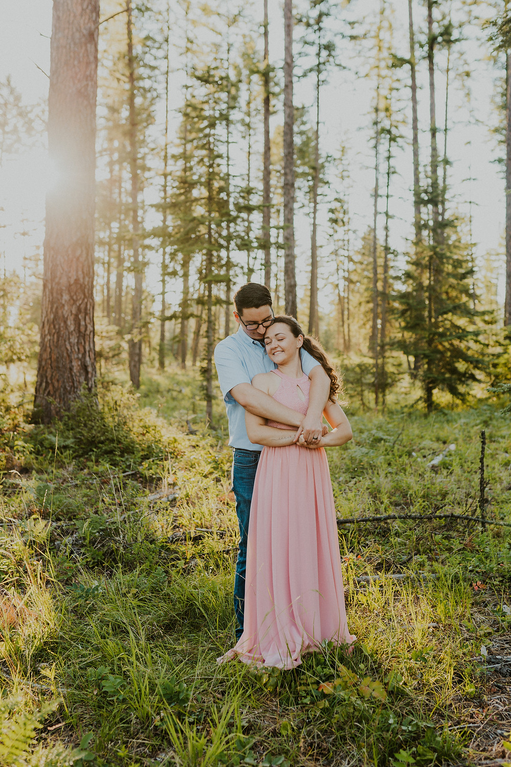 summer golden hour couples photos in the woods forest idaho adventure session