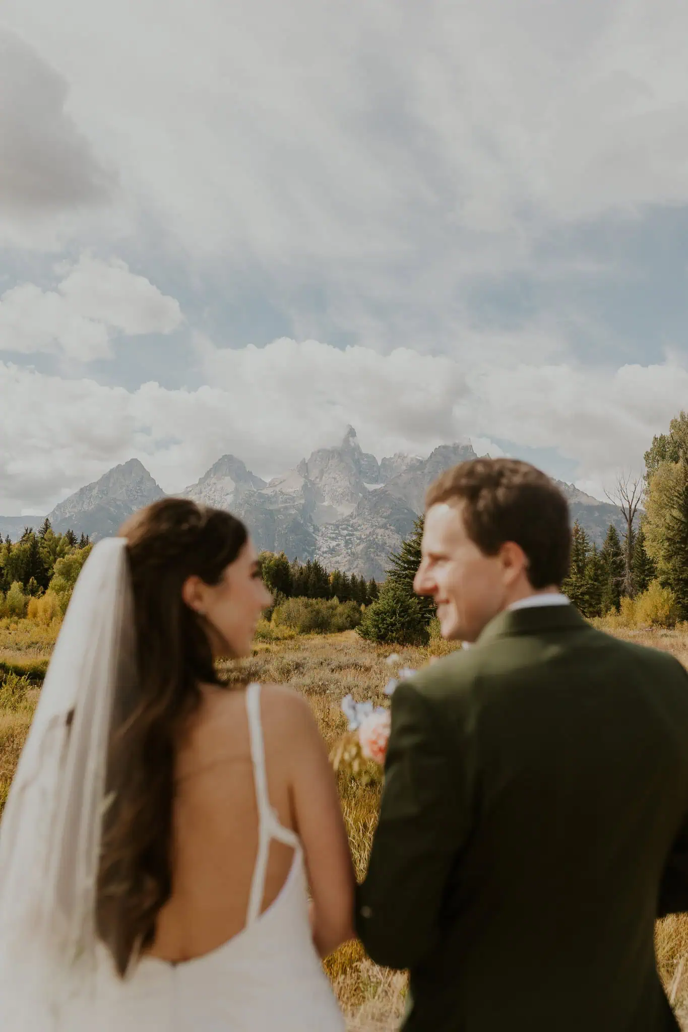 elopement ceremony at schwabacher landing