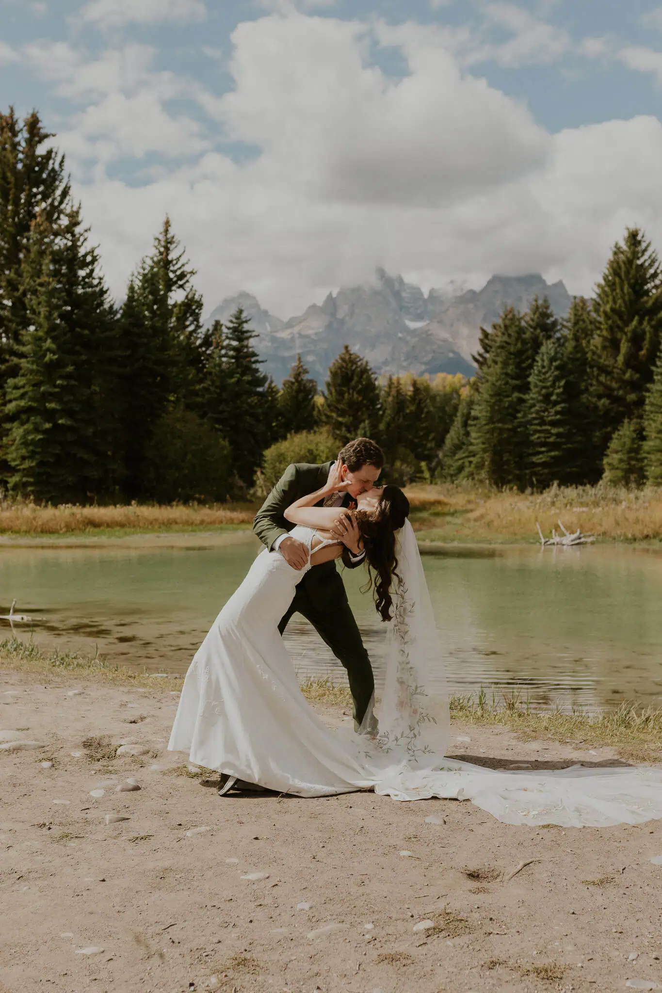 elopement ceremony at schwabacher landing wyoming