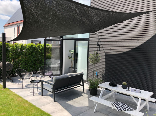 Schaduwdoek boven modern terras .jpeg