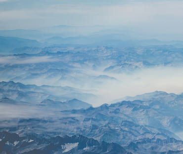 翻山越嶺