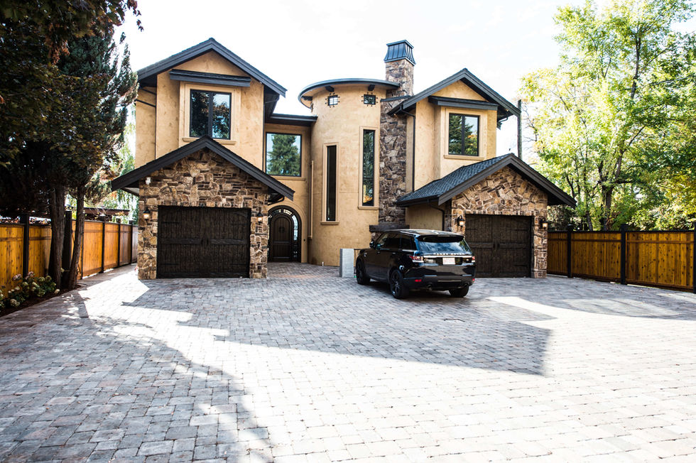 Custom wood furniture Kelowna and Penticton Canada. Custom carpentry Okanagan. Everwood