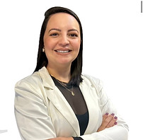 Dra. Layla especialista em Endodontia