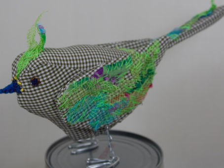 Un petit oiseau coloré en attendant le printemps. Comment c'est fait ?