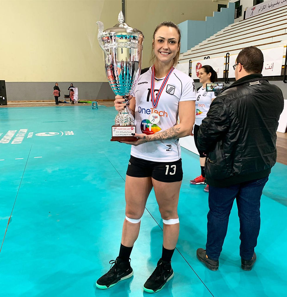 CAROLINE PEROTTOro 6