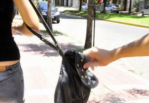Mujer asaltada en #Funes