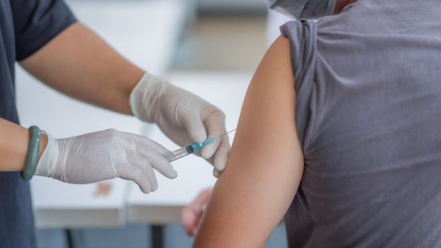 Coronavirus: Putin asegura que Rusia tiene la primera vacuna aprobada contra la covid-19
