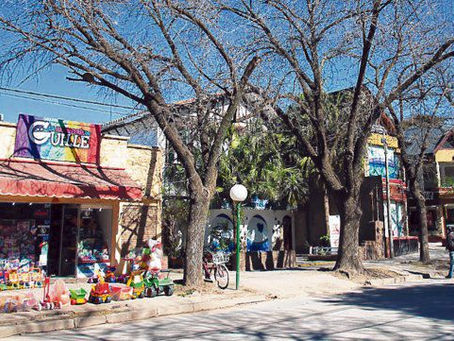 Concejales buscan aliviar a comerciantes de tributos municipales