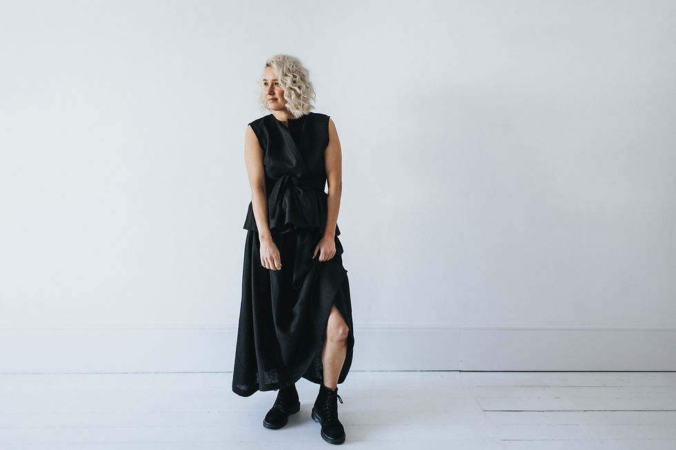 Thumbnail: The Midi Skirt in Black Linen