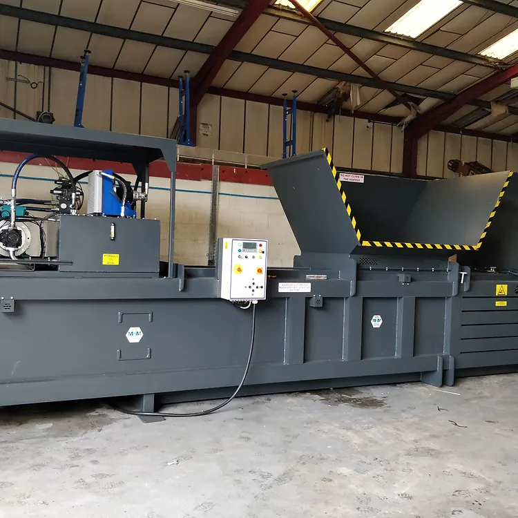 Presse à balles horizontale semi-automatique MHM XXL70