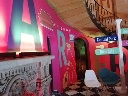 Revive la magia de Friends en la casa Warner House de México.