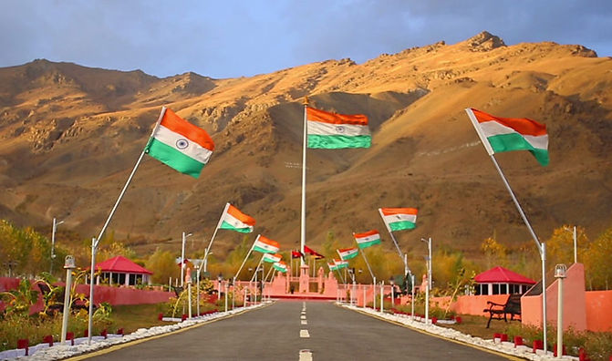 Kargil-war-memorial-Vijaypath.jpg