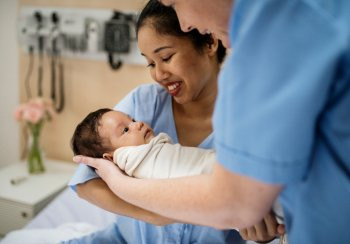 We understand that professionals on the neonatal unit work tirelessly. We have a great respect for them, and their dedication to helping both babies and their families.
To assist them in their work, Incubeats have created this tool that will help them to make a difference by promoting developmental care for babies and empowering the parents.
The tool is evidence-based and will provide a range of benefits to the baby and family.